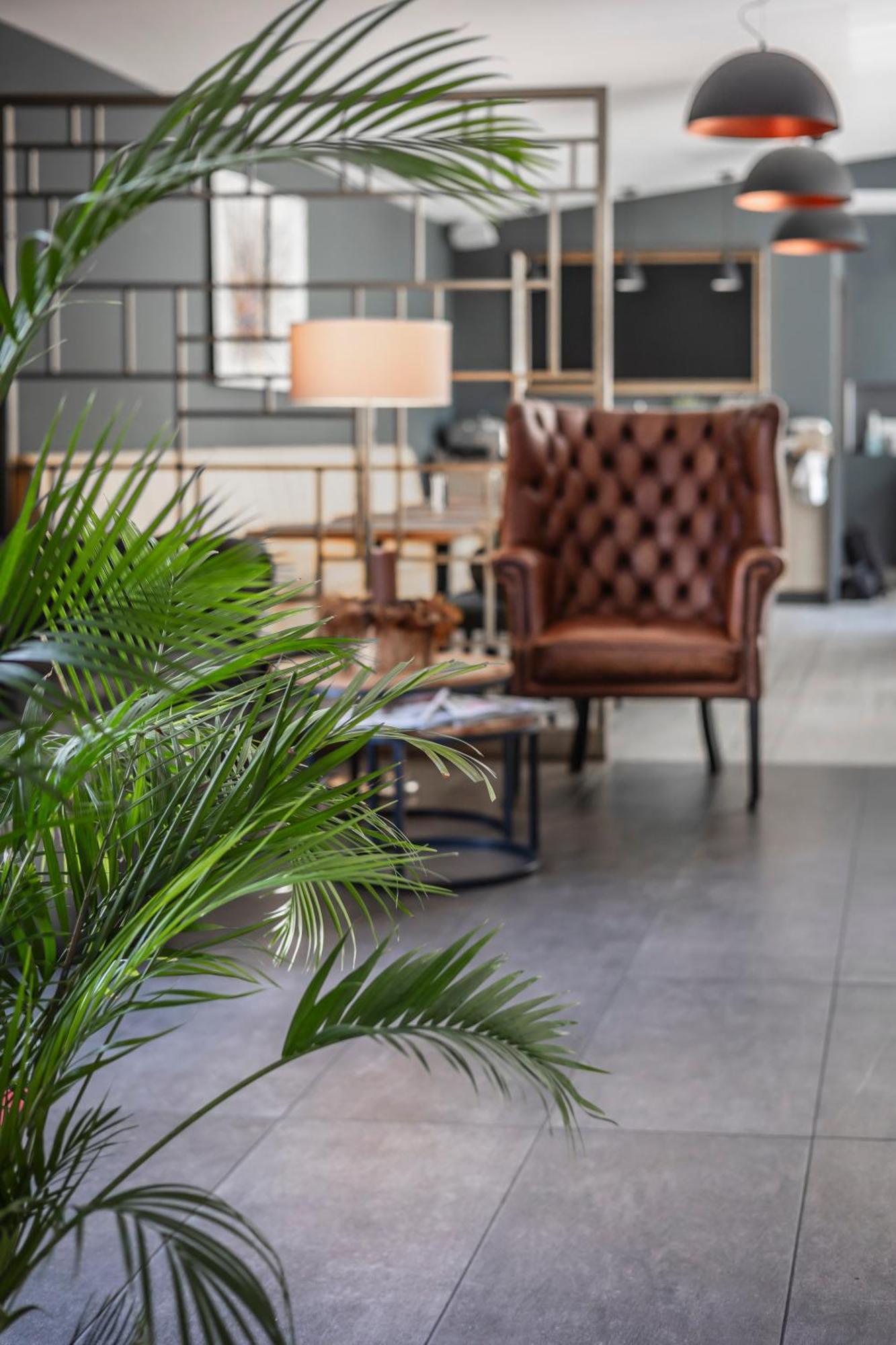Charm Boutique Hotel Сату-Маре Экстерьер фото