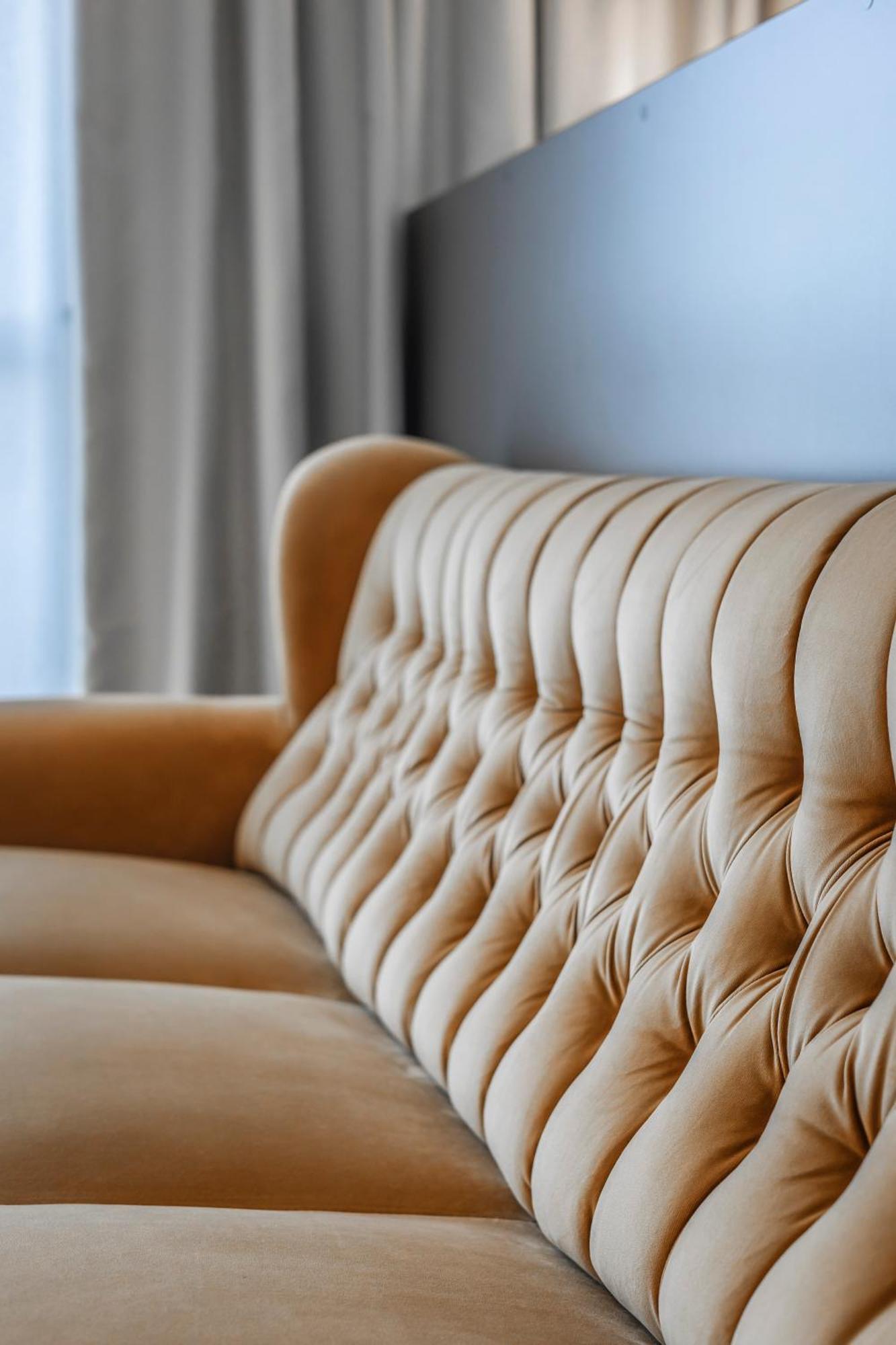 Charm Boutique Hotel Сату-Маре Экстерьер фото