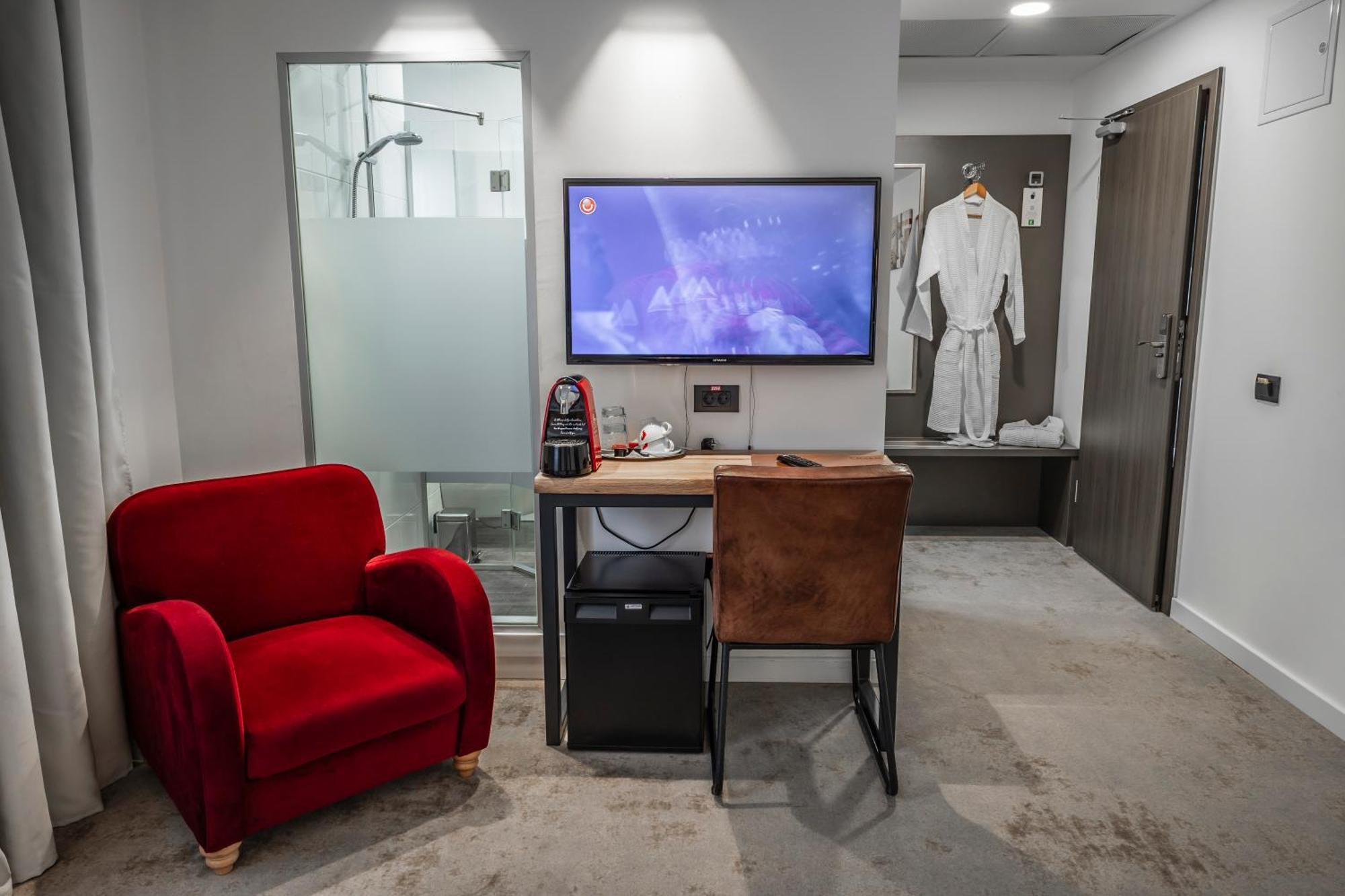 Charm Boutique Hotel Сату-Маре Экстерьер фото